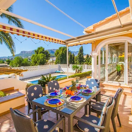 Nicole - Plusholidays Villa *