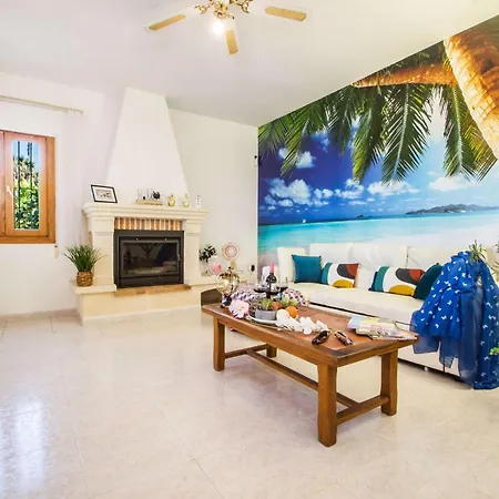 Nicole - Plusholidays Villa
